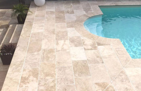 Römereinstieg-Pool optimal gestaltet