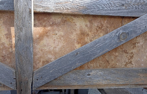 TRAVERTIN GELBLICH-BUNT BECKENRANDSTEIN, TRITTSTUFE ODER SCHNITTLING FÜR FENSTERBÄNKE - derzeit noch ca. 40 Stück lagernd