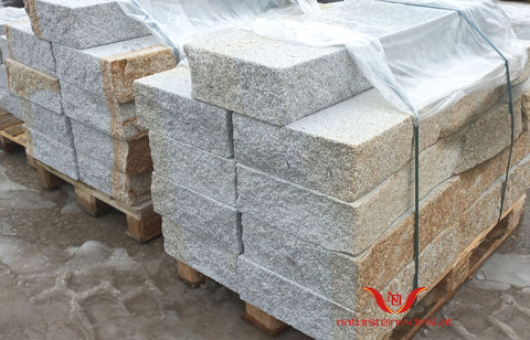 HARTBERGER GRANIT GRAU / GELB BLOCKSTUFE bruchrau und sandgestrahlt - Granit aus Österreich