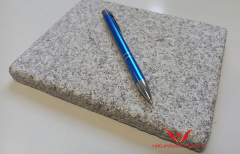 HARTBERGER GRANIT GRAU und GRAU-GELB PLATTEN, Kanten gesägt und allseits sandgestrahlt
