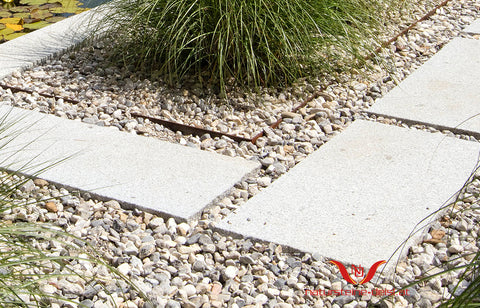 HARTBERGER GRANIT GRAU und GRAU-GELB GARTENPLATTEN, Kanten gespalten und allseits sandgestrahlt