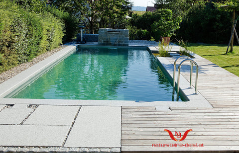 HARTBERGER GRANIT GRAU und GRAU-GELB GARTENPLATTEN, Kanten gespalten und allseits sandgestrahlt
