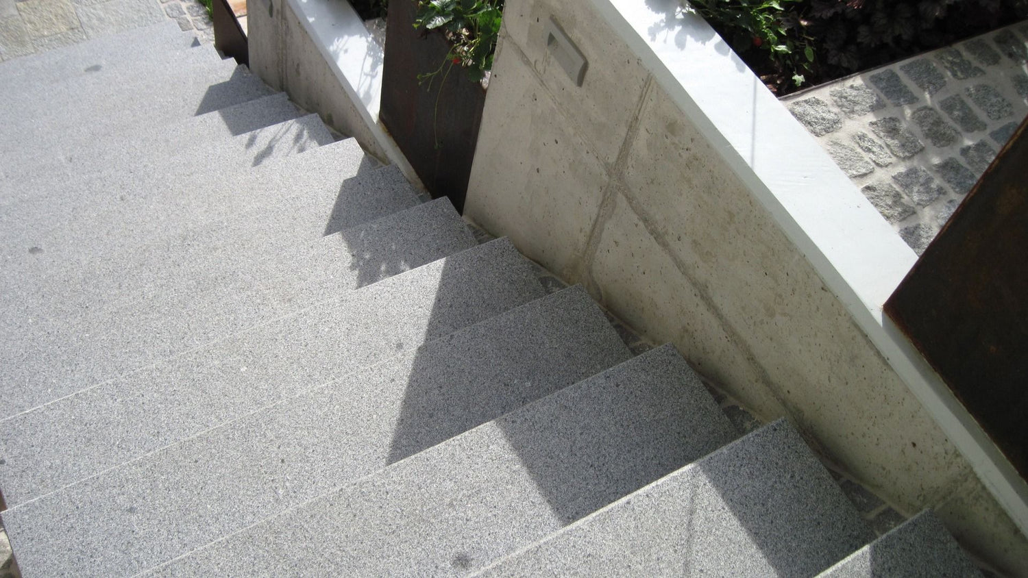 Moderne Treppenanlagen mit klarer Linienführung
