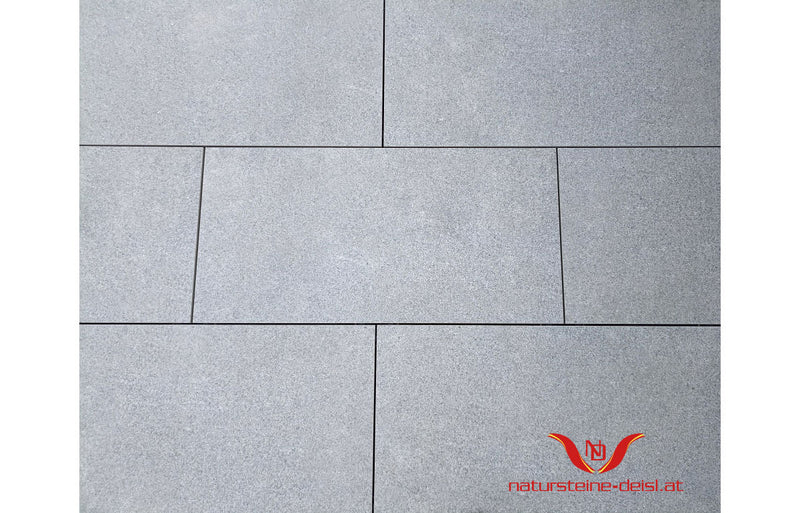 Feinsteinzeug Granit Padang Dark Terrassenplatten