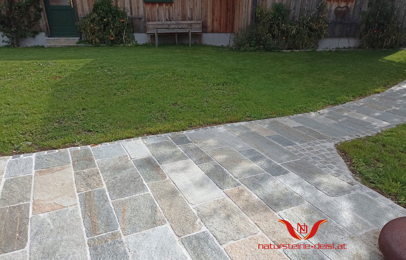 Handmuster Luserna Gneis Mixcolor Terrassenplatte handbekantet