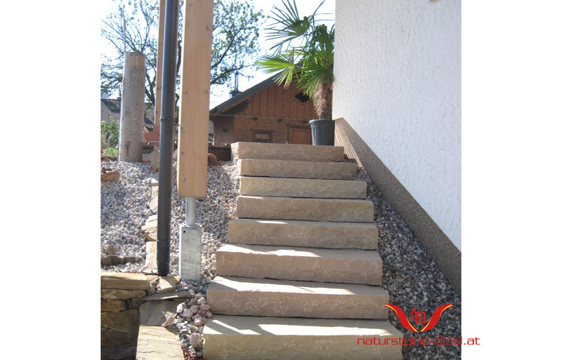 Hartsandstein Gelb-Beige Blockstufe