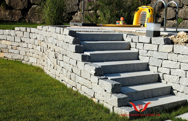 Hartberger Granit Grau Blockstufe