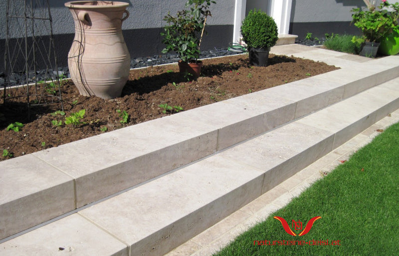 Travertin Beige Blockstufe