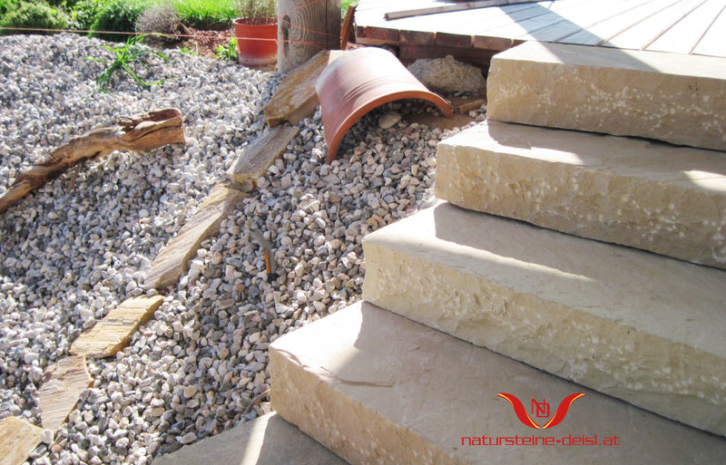 Hartsandstein Gelb-Beige Blockstufe
