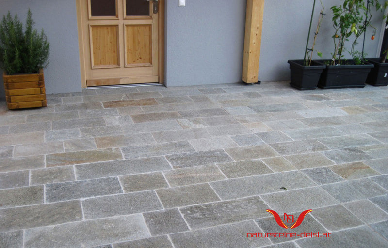 Luserna Gneis Mixcolor Terrassenplatten mit gesägten Kanten