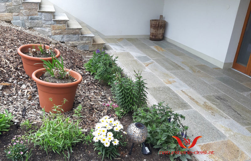 Luserna Gneis Mixcolor Terrassenplatten handbekantet