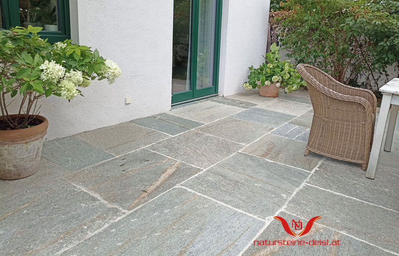 Luserna Gneis Mixcolor Terrassenplatten handbekantet