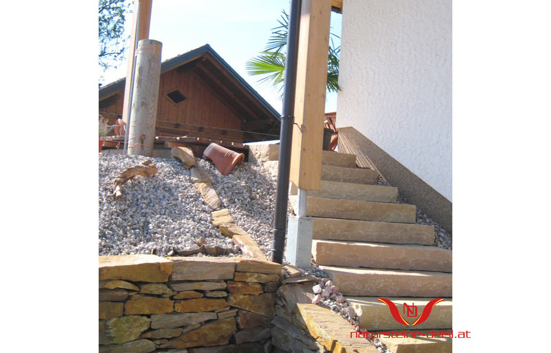 Hartsandstein Gelb-Beige Blockstufe